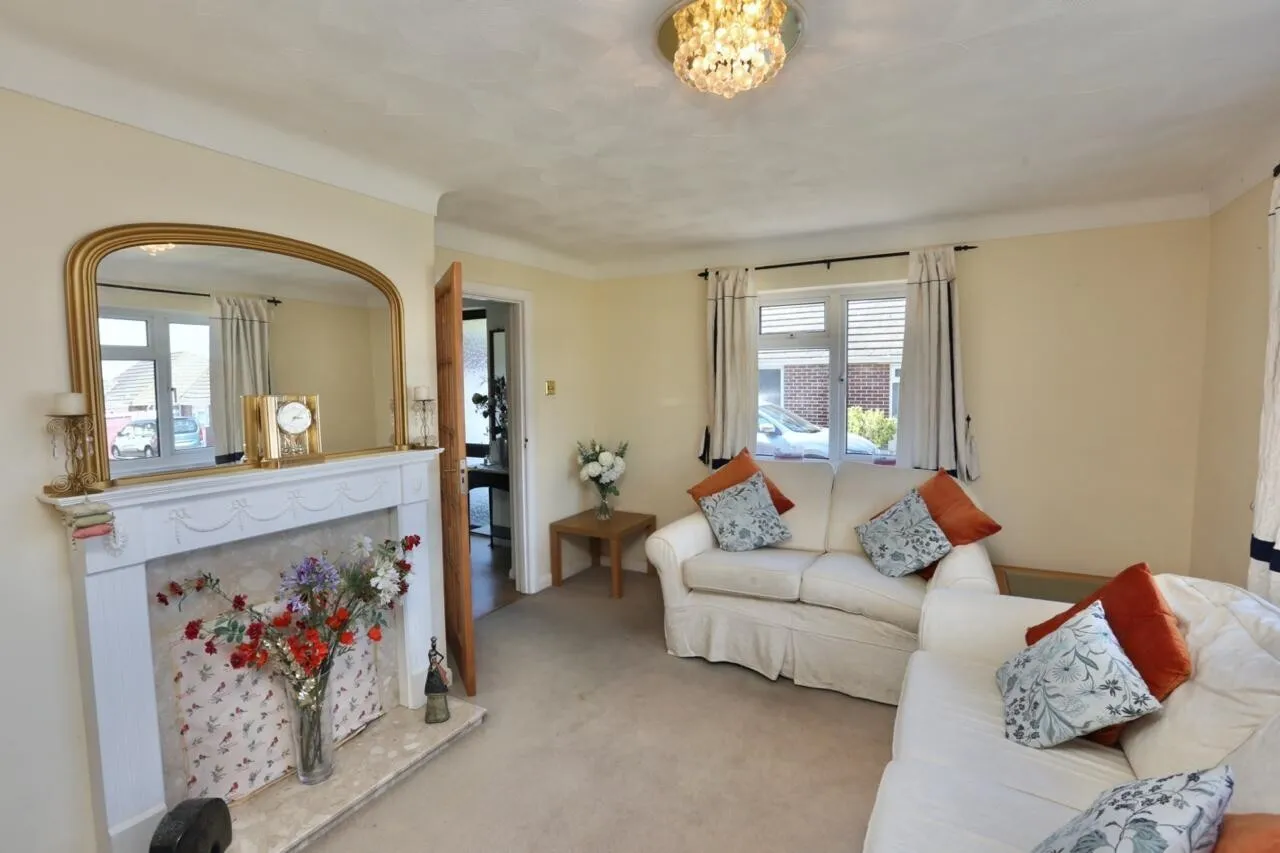 Tudor Gardens, Hedge End, Southampton, photo 8