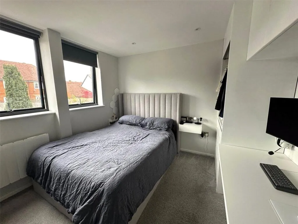 Finchampstead Road, Wokingham, Berkshire, RG40 2NW, photo 7