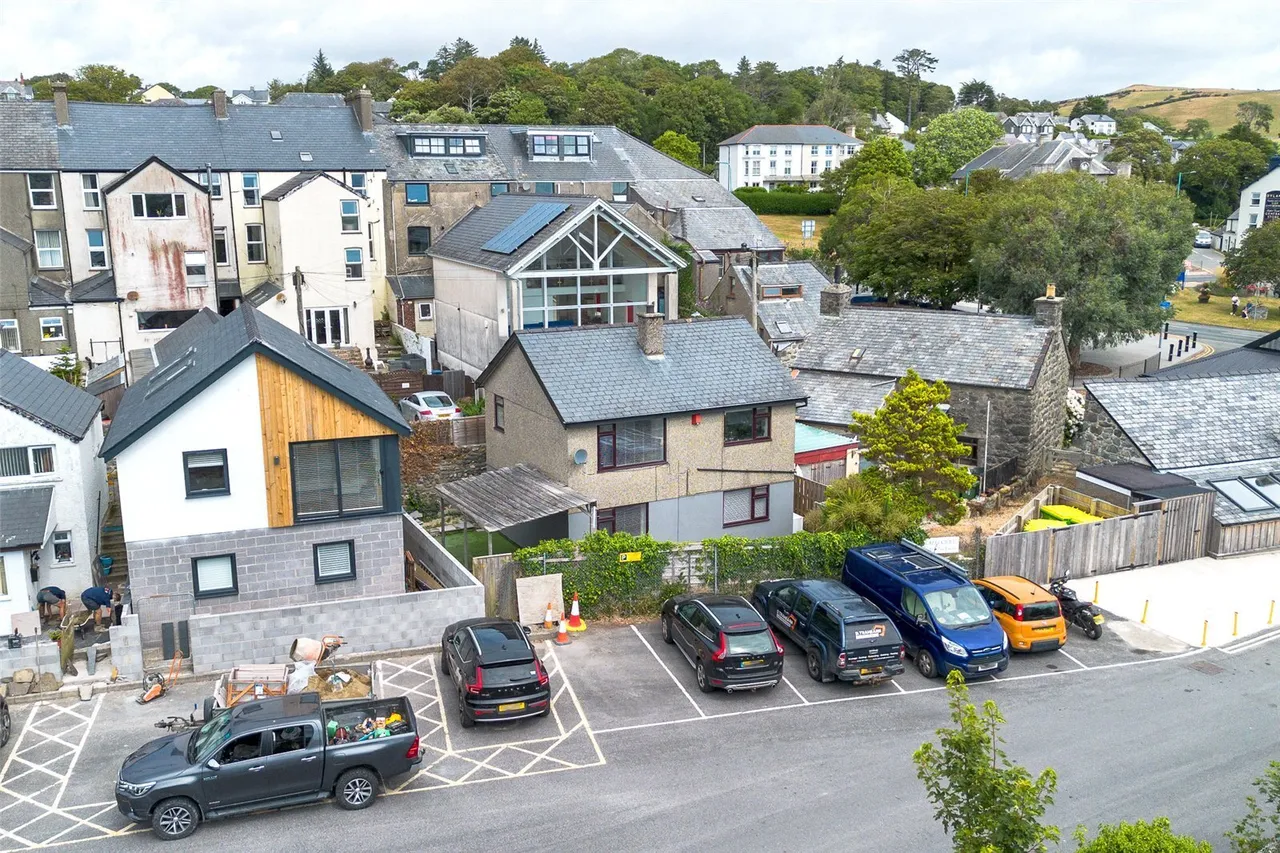 3 bed house for sale, Criccieth, LL52