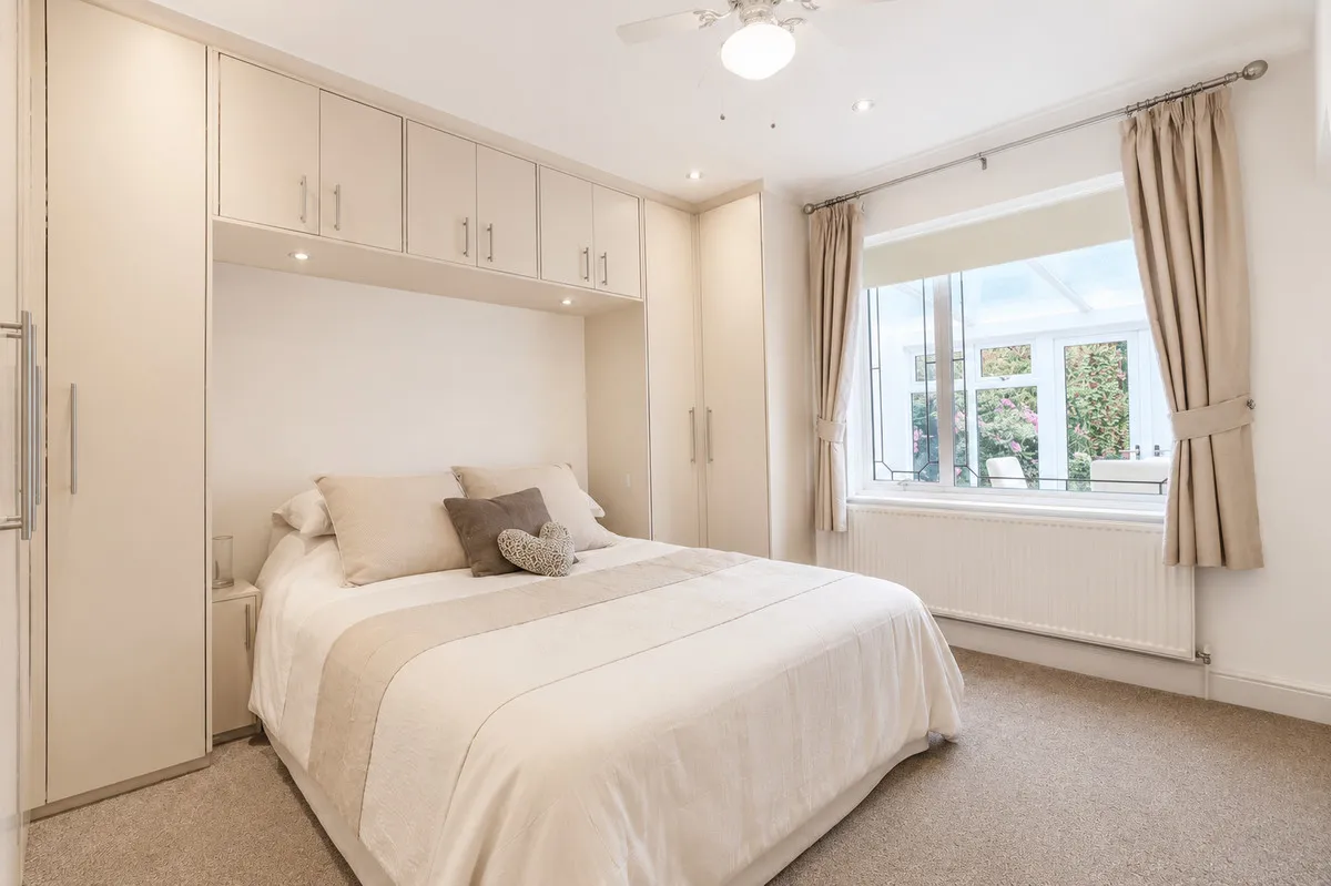 Horndon Road, Collier Row, Romford, RM5 3EU, photo 4