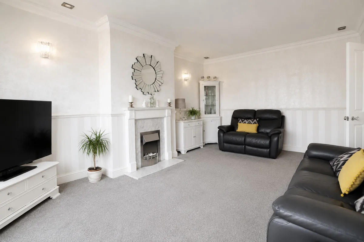 Horndon Road, Collier Row, Romford, RM5 3EU, photo 8