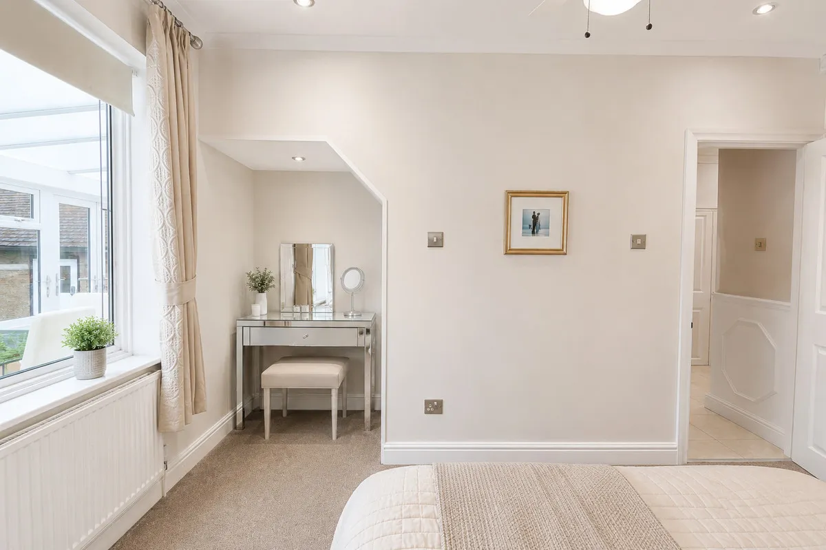 Horndon Road, Collier Row, Romford, RM5 3EU, photo 12