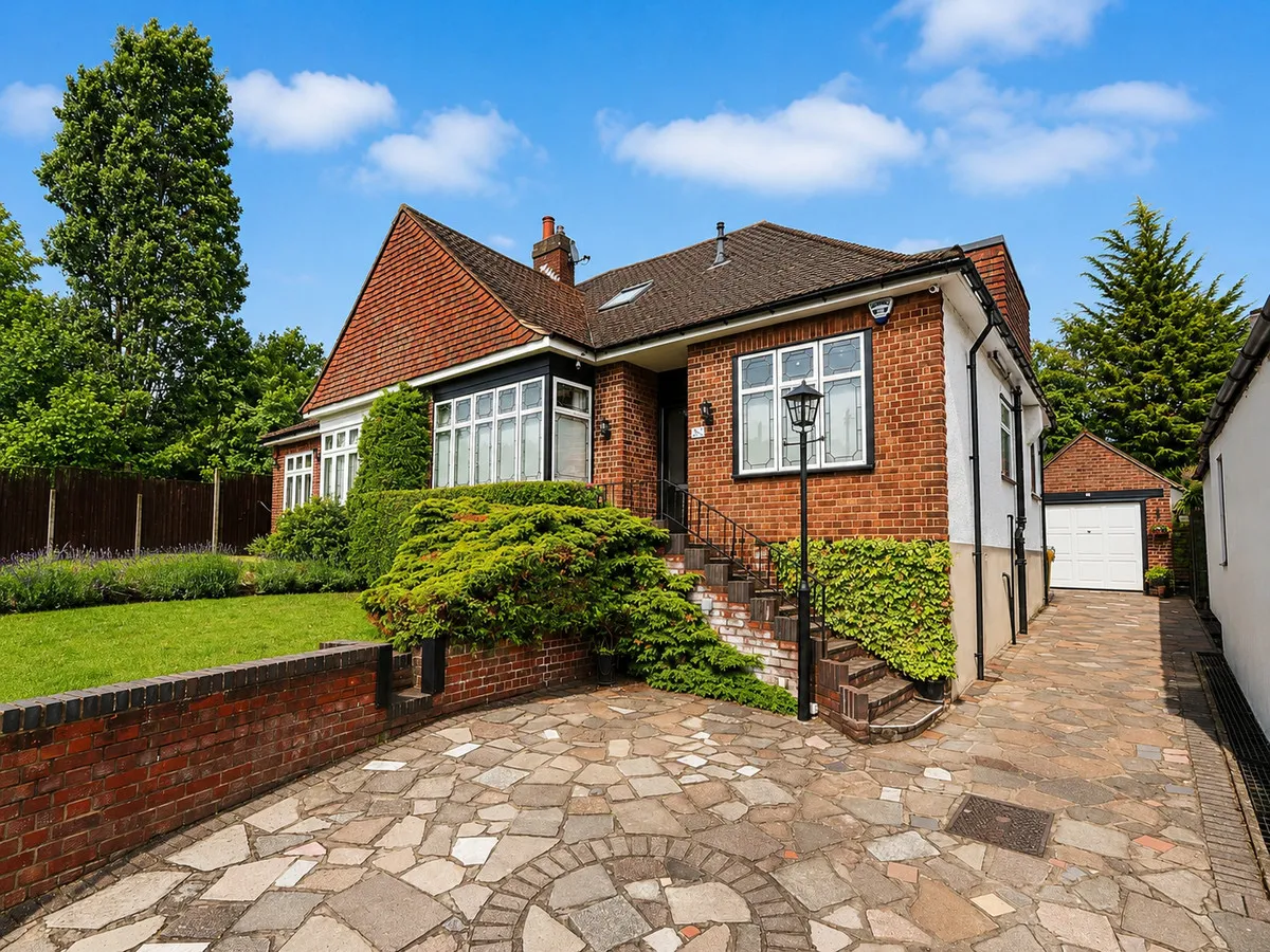 4 bed house for sale — Horndon Road, Collier Row, Romford, RM5 3EU