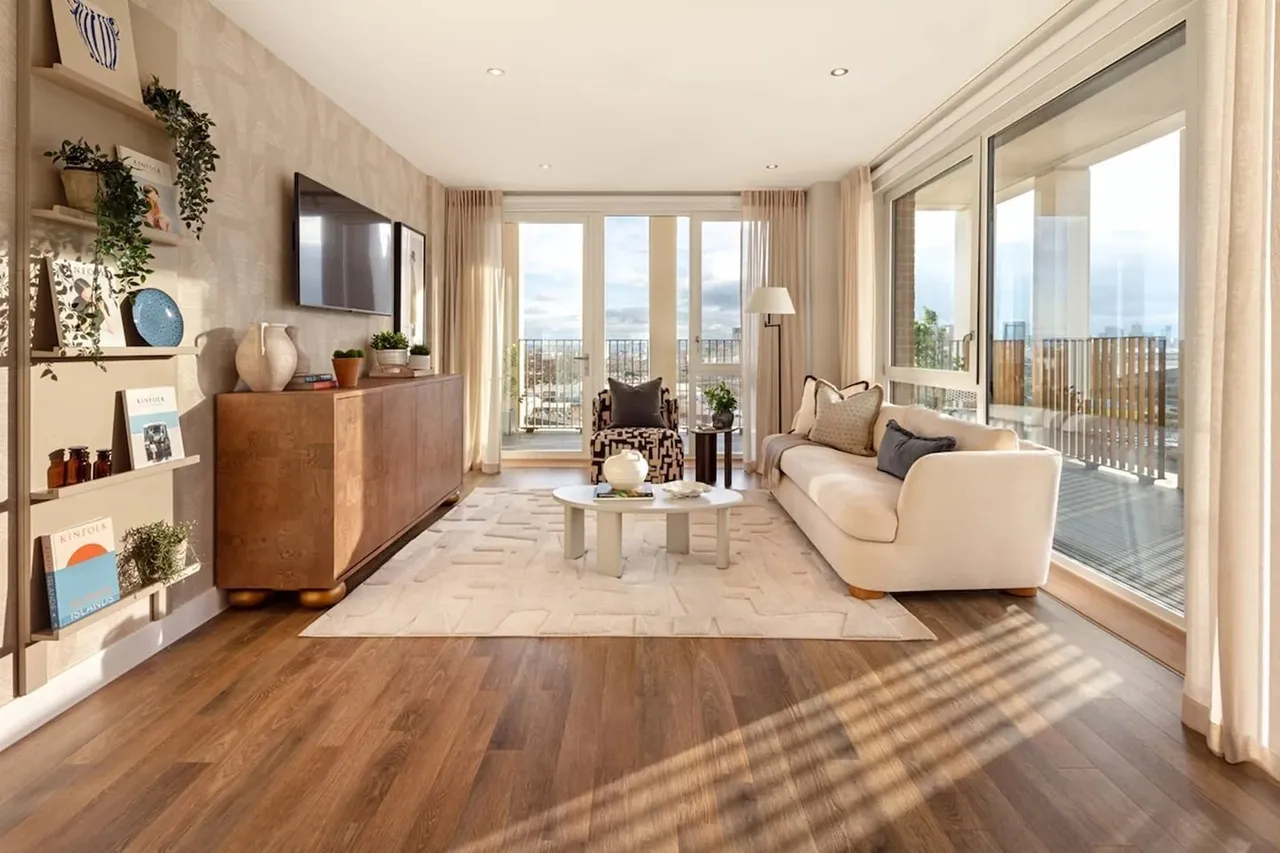 2 bed house for sale, Oliver Road, London, E10