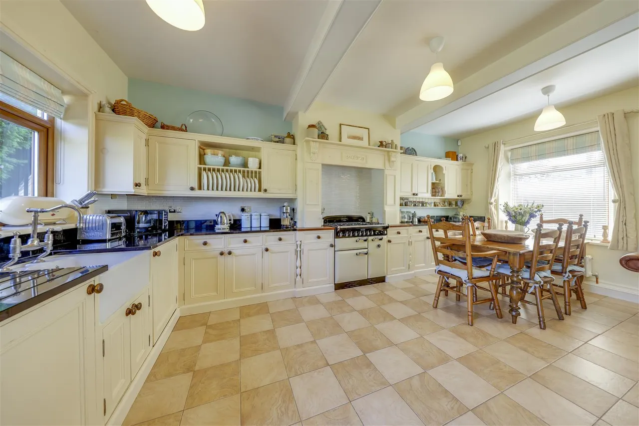 Rochdale Road, Bacup, photo 3