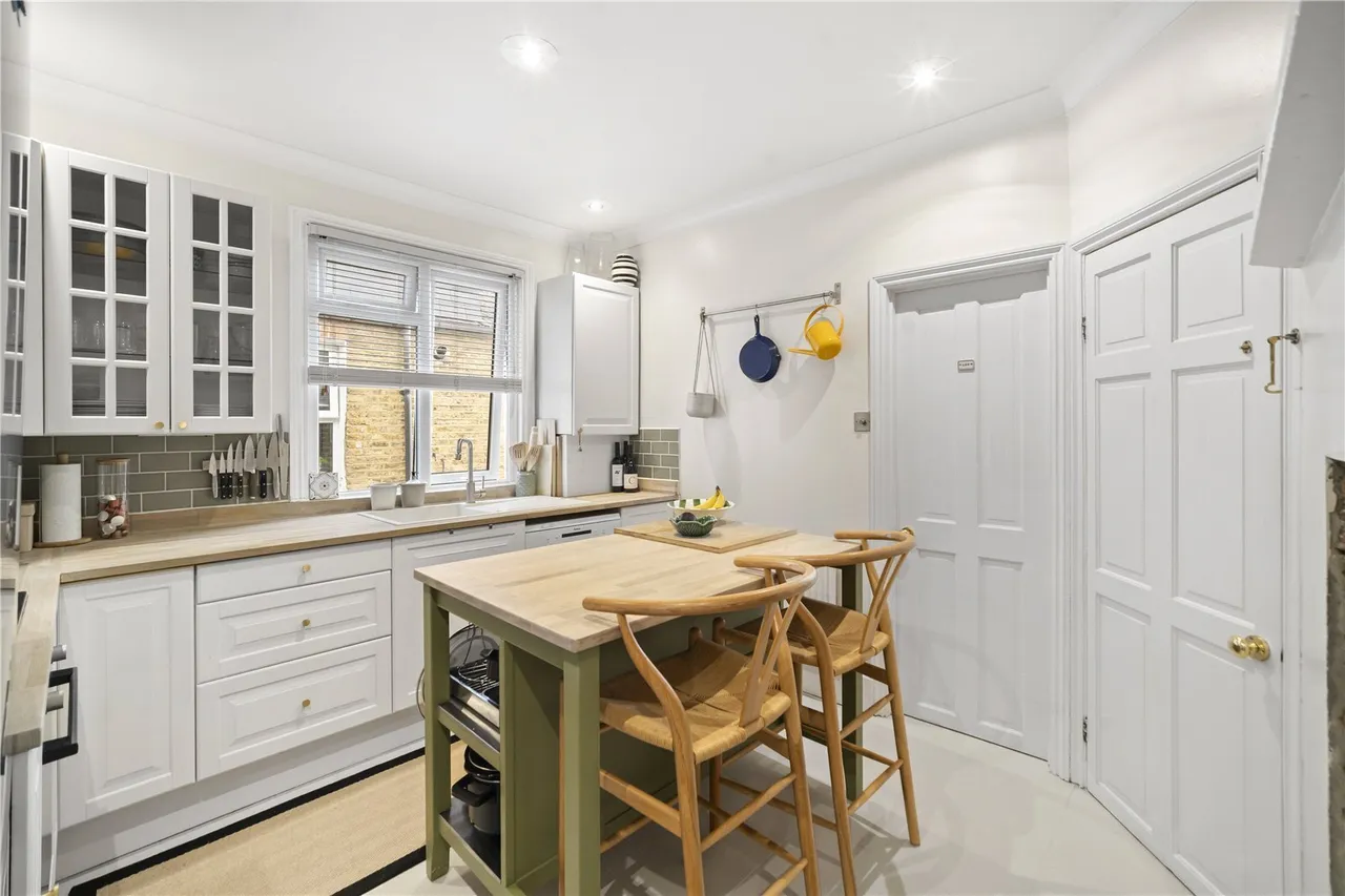 Loubet Street, London, SW17, photo 3