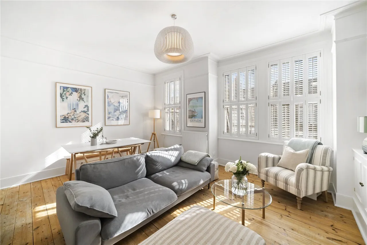 Loubet Street, London, SW17, photo 2