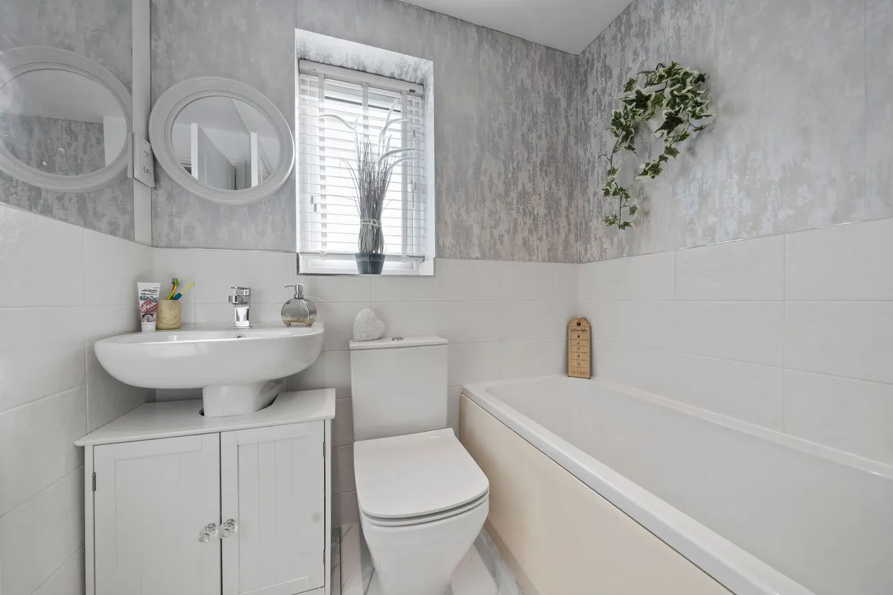 St. Nathaniels Close, Platt Bridge, Wigan, Wigan, WN2 3FT, photo 12