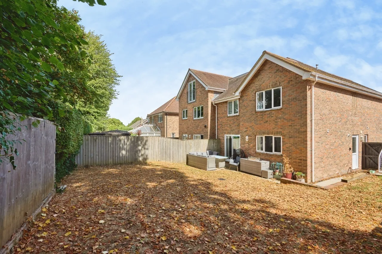 Elmbank Gardens, Sandown, PO36, photo 42