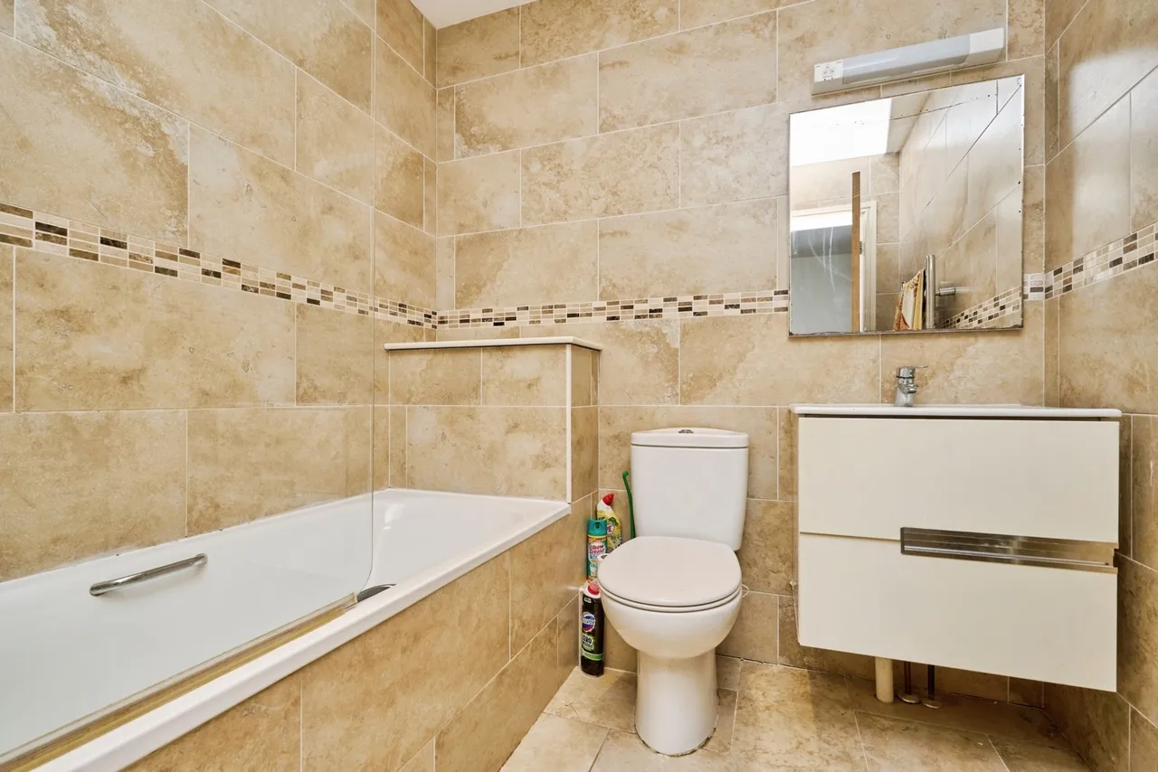 Elmbank Gardens, Sandown, PO36, photo 30