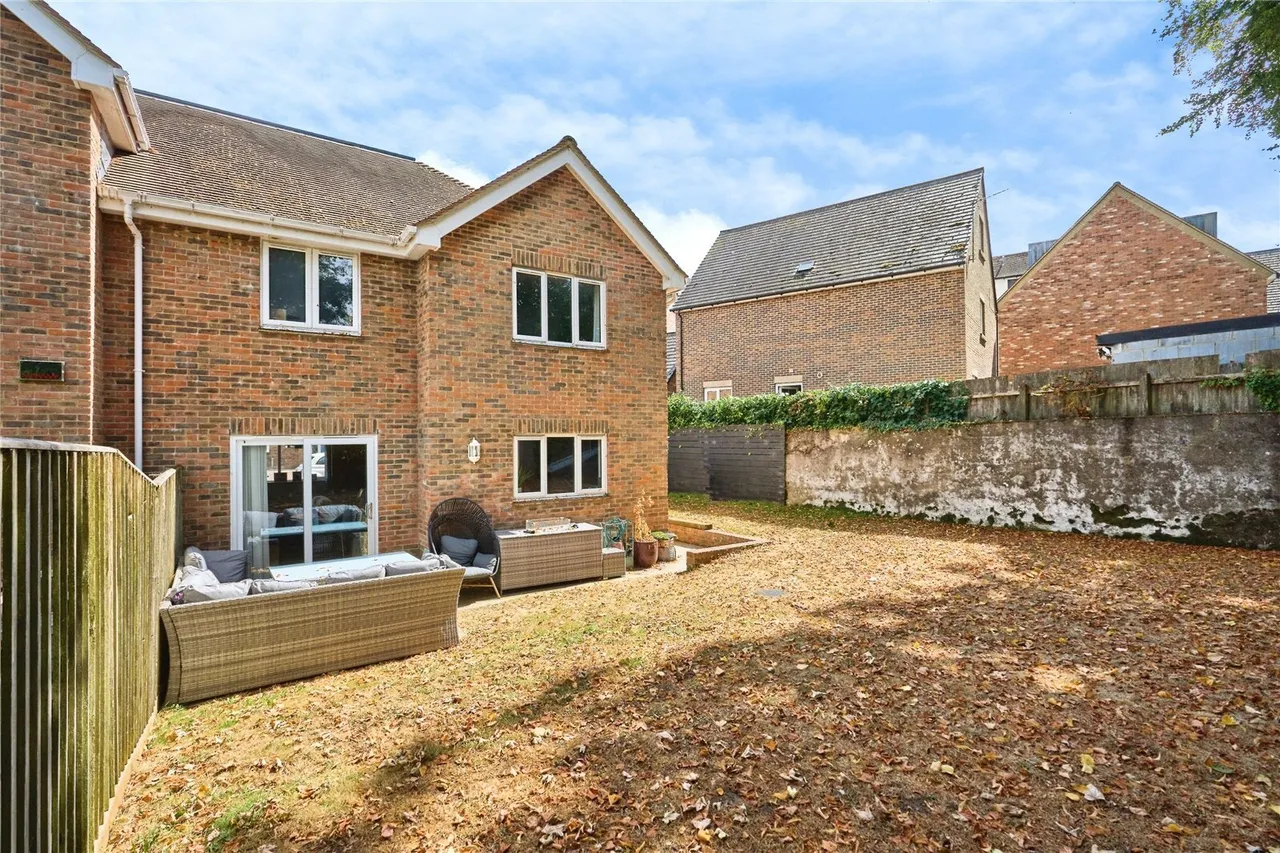 Elmbank Gardens, Sandown, PO36, photo 16