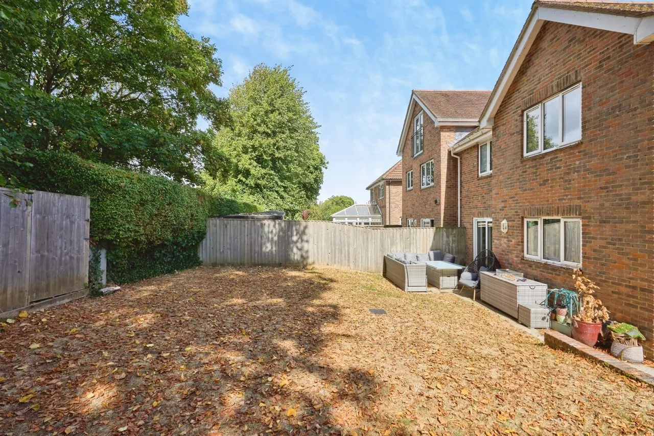 Elmbank Gardens, Sandown, PO36, photo 43