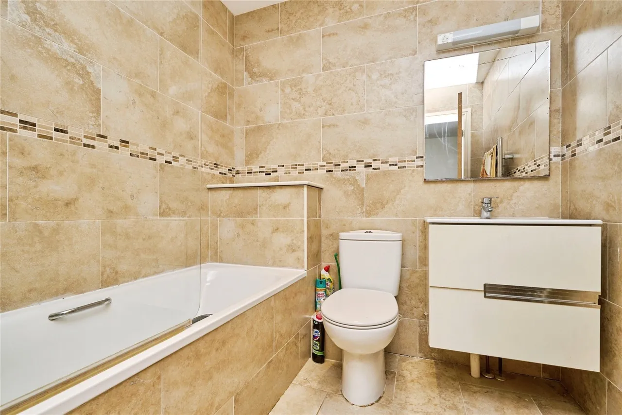 Elmbank Gardens, Sandown, PO36, photo 12