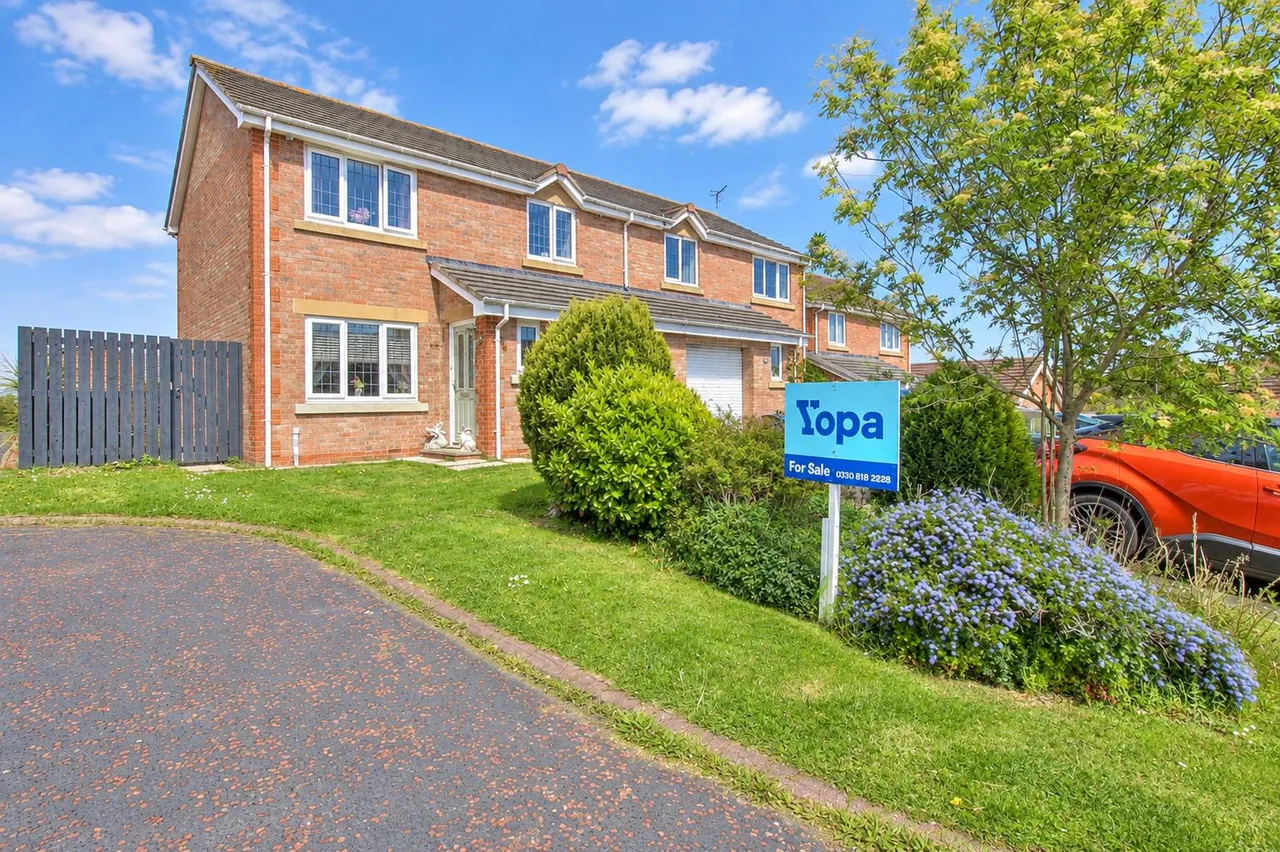 3 bed house for sale, The Close, Morpeth, NE65