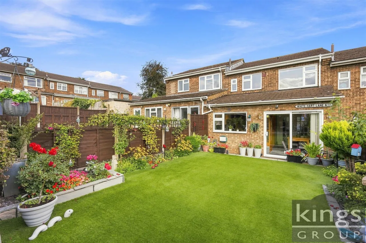 Perriors Close, Cheshunt, photo 18