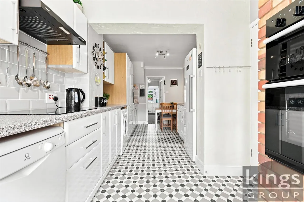 Perriors Close, Cheshunt, photo 9