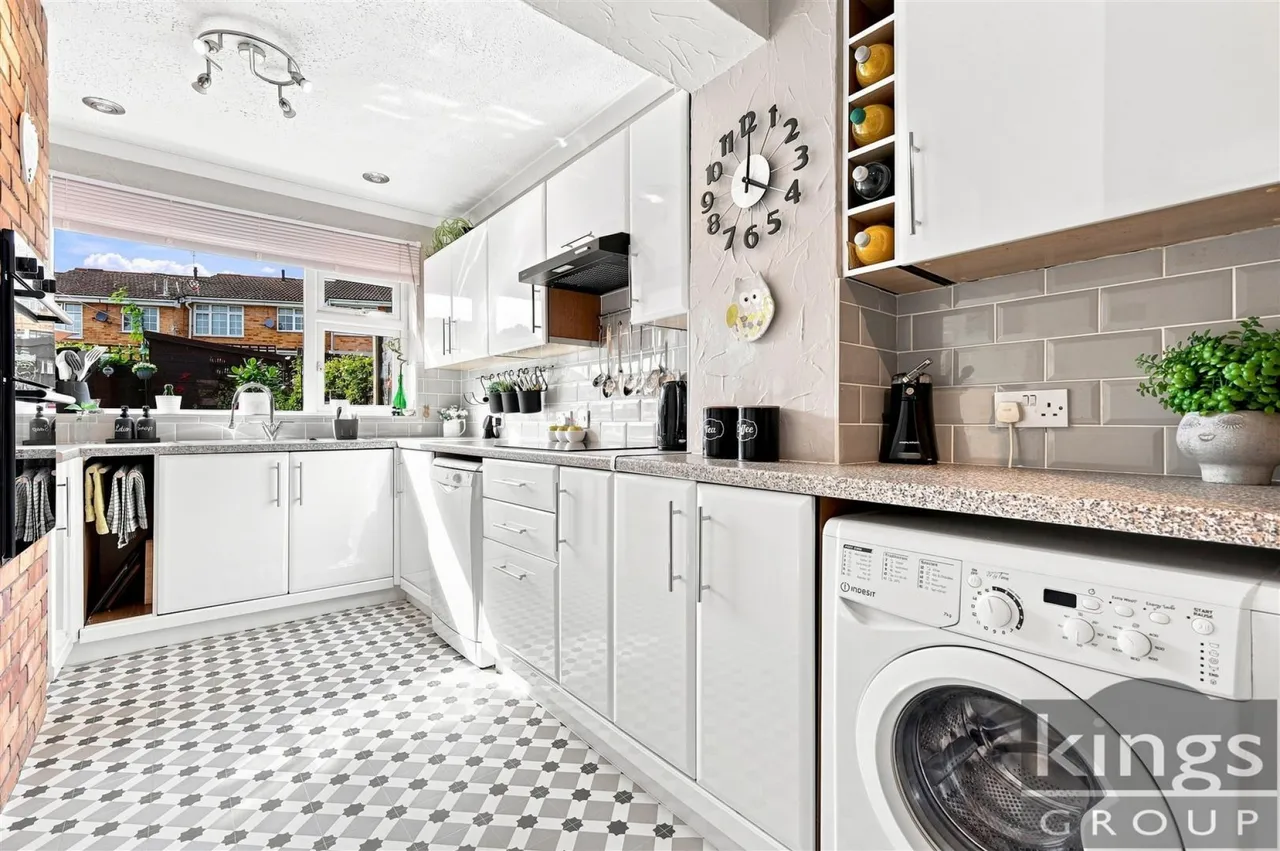 Perriors Close, Cheshunt, photo 8