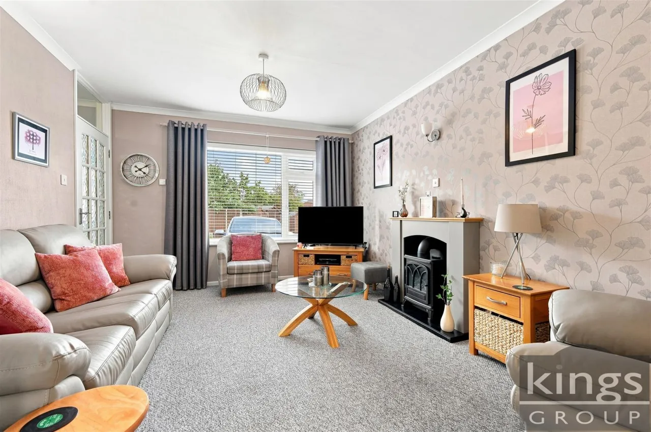 Perriors Close, Cheshunt, photo 3