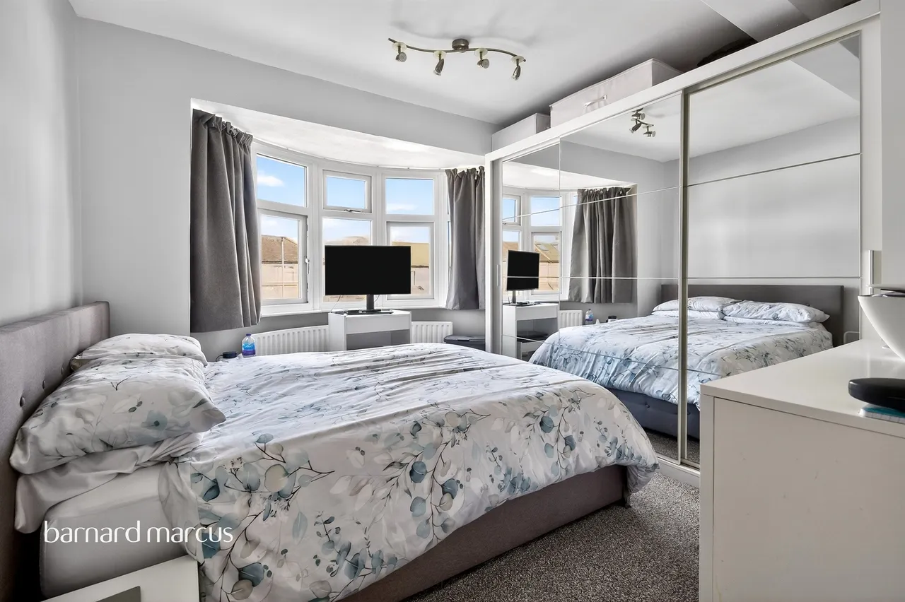 Rollesby Road, Chessington, KT9, photo 5