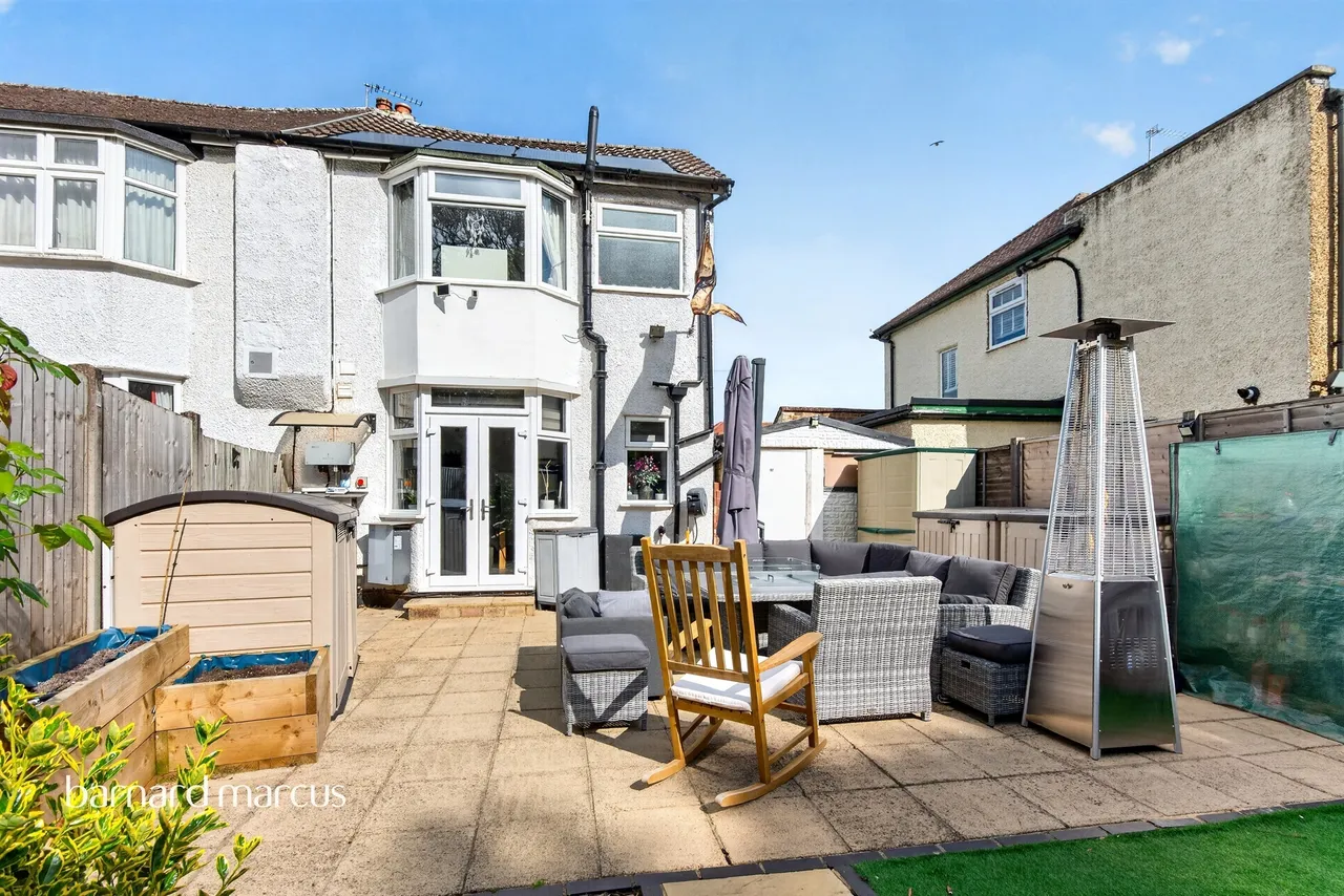 Rollesby Road, Chessington, KT9, photo 14