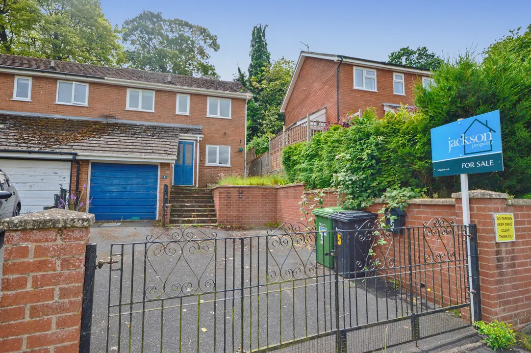 3 bed house for sale — Bradnor View Close, Kington, Herefordshire, HR5 3UA