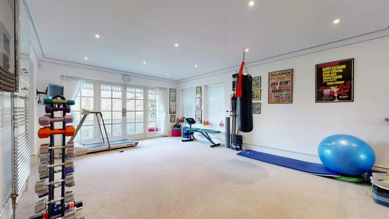 Avey Lane, High Beech, Loughton, photo 9