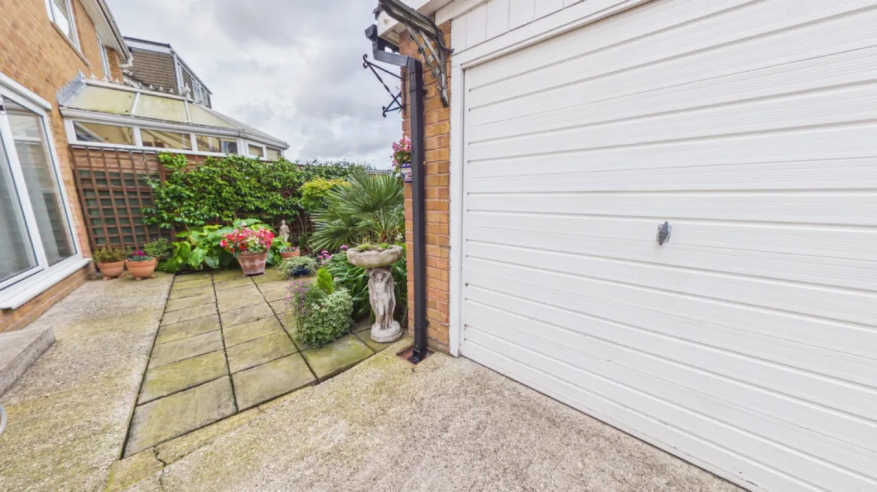 Moreton, Wirral, CH46, photo 30