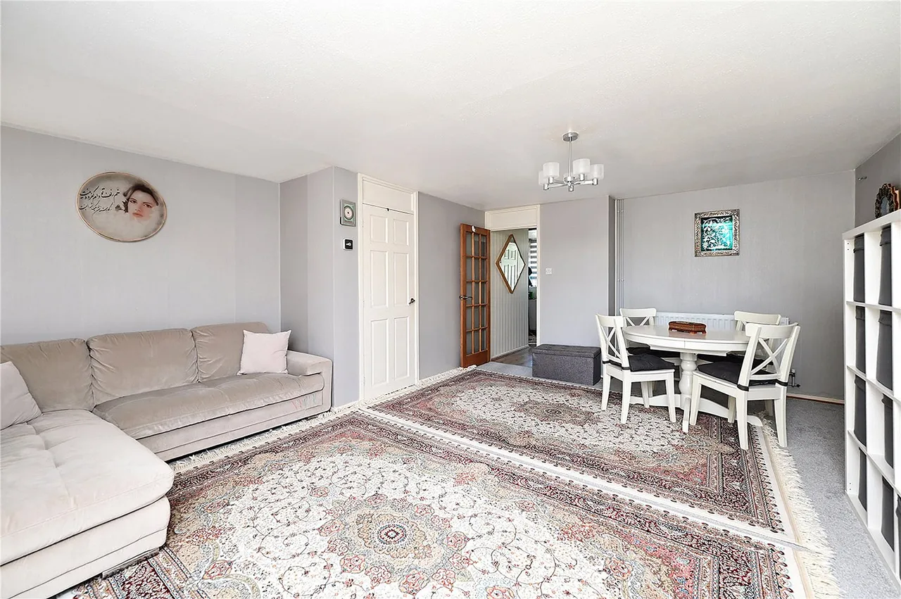 Shepherds Walk, Farnborough, GU14 9HA, photo 3
