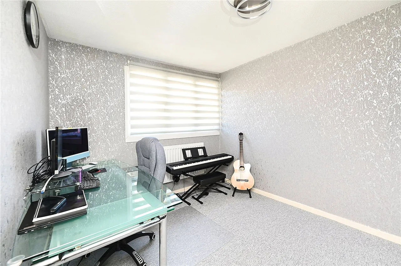 Shepherds Walk, Farnborough, GU14 9HA, photo 5