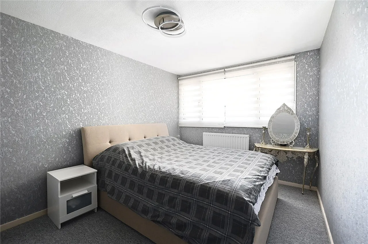 Shepherds Walk, Farnborough, GU14 9HA, photo 4