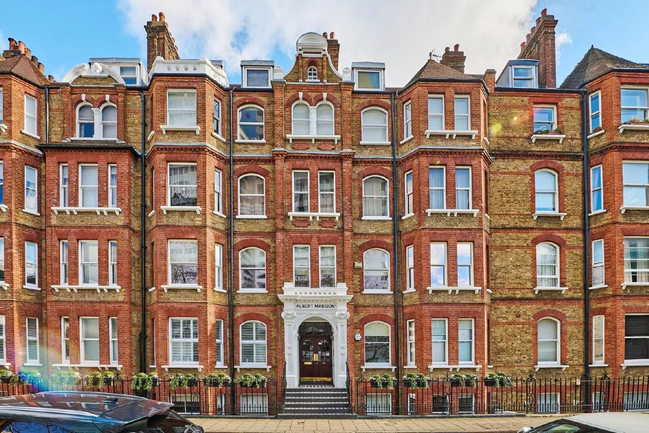 2 bed flat for sale, Luxborough Street, Marylebone, W1U