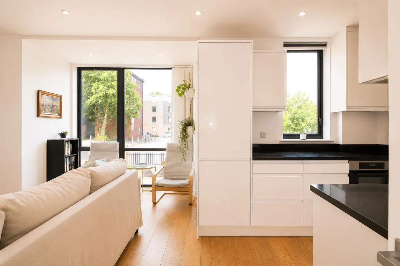 Alton Road, London, SW15, photo 2