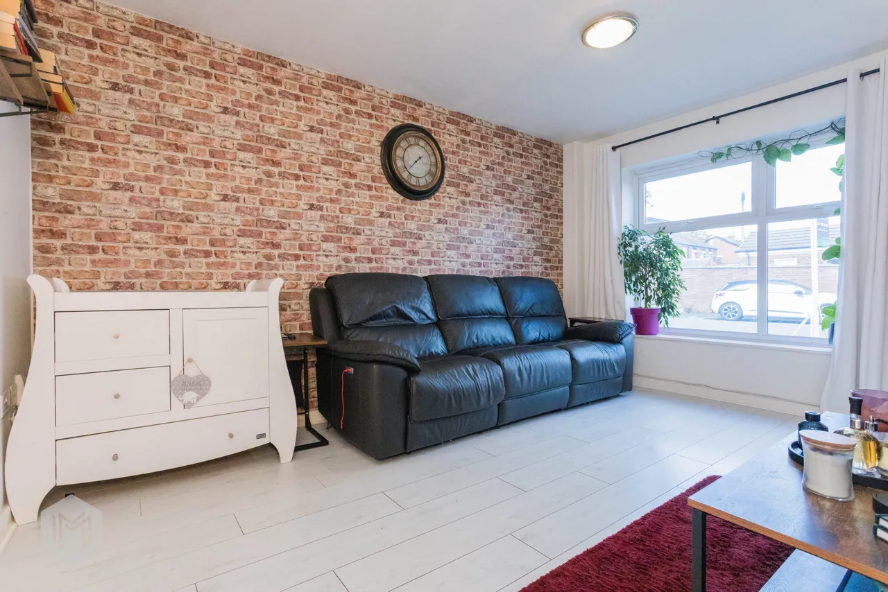2B Benson Street, Bury, BL9 7EP, photo 4