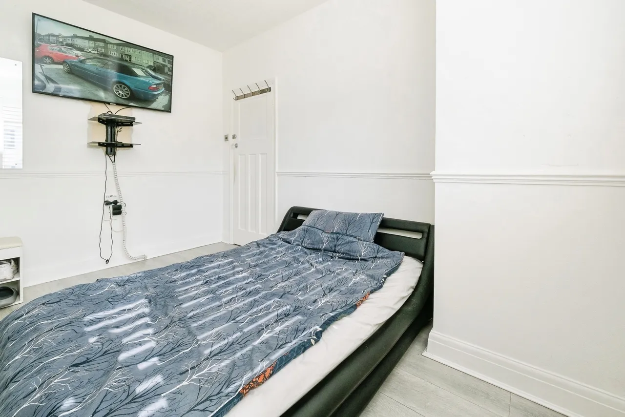 Dorrington Gardens, Hornchurch, RM12, photo 21