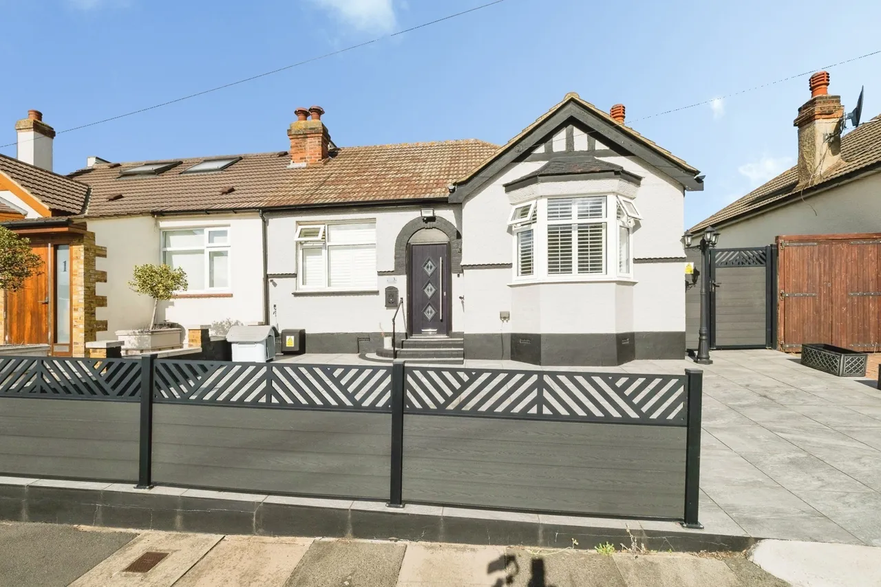 Dorrington Gardens, Hornchurch, RM12, photo 26