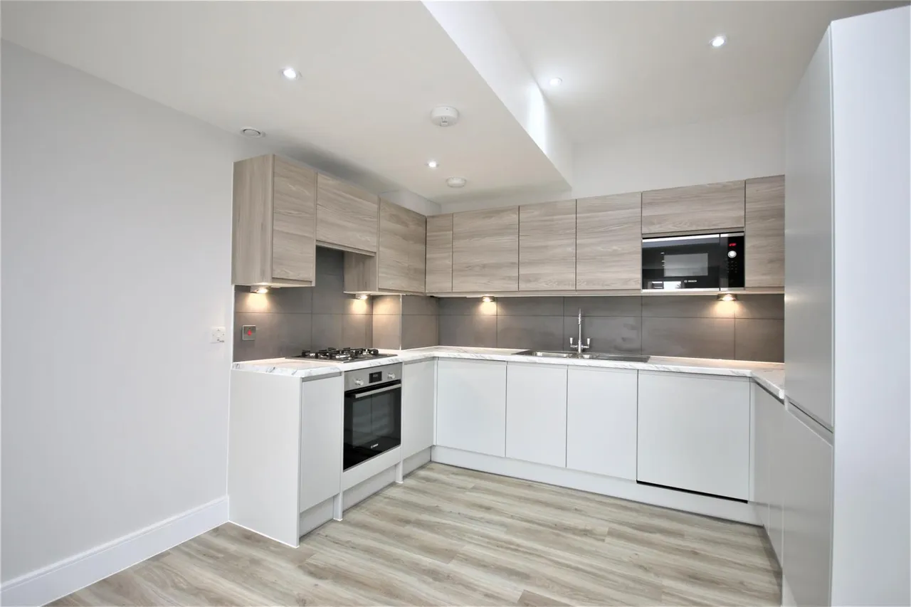 1 bed flat to rent, The Mall, London, W5