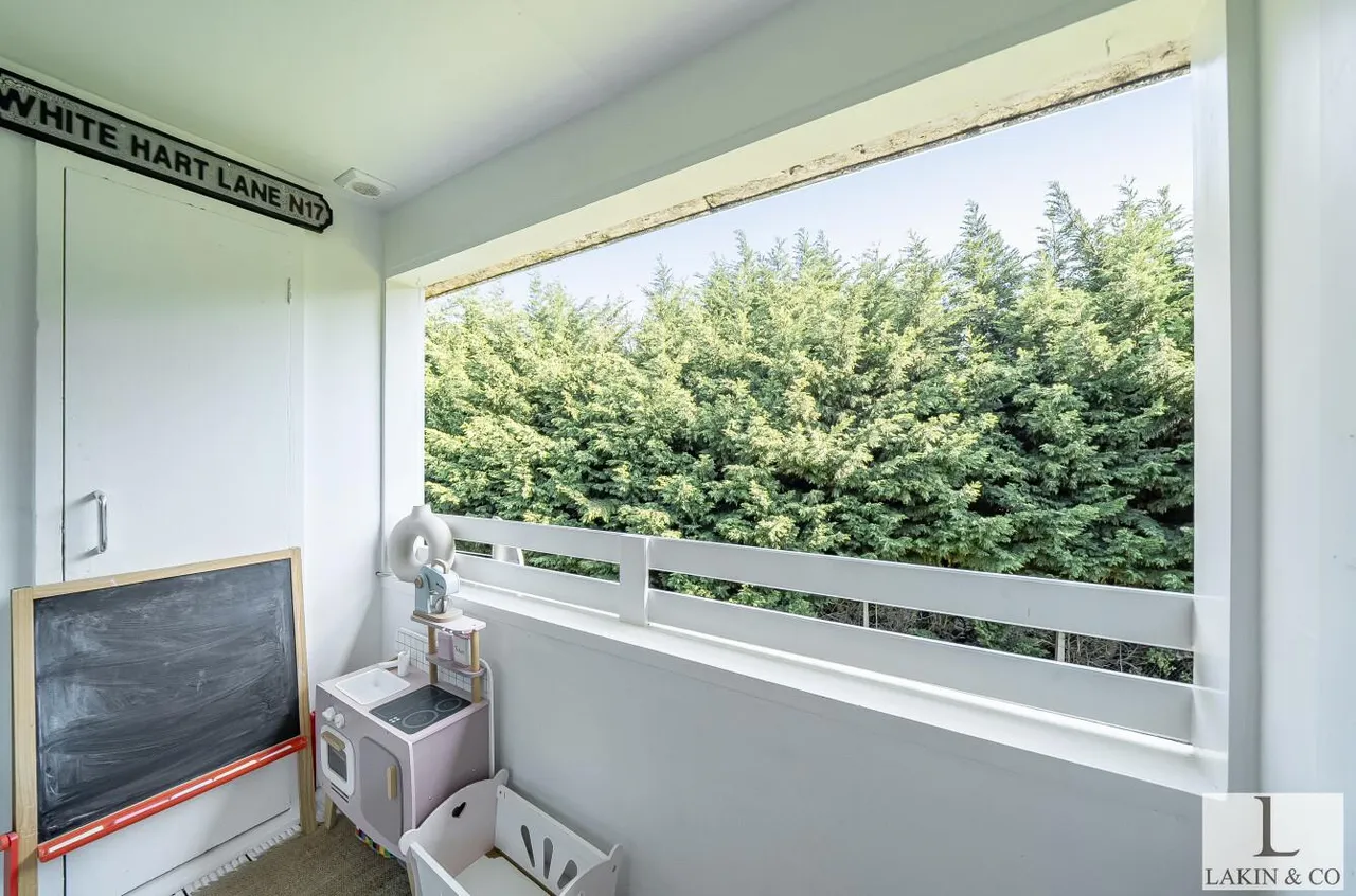 Westwood Close, Ruislip, HA4 7RE, photo 10