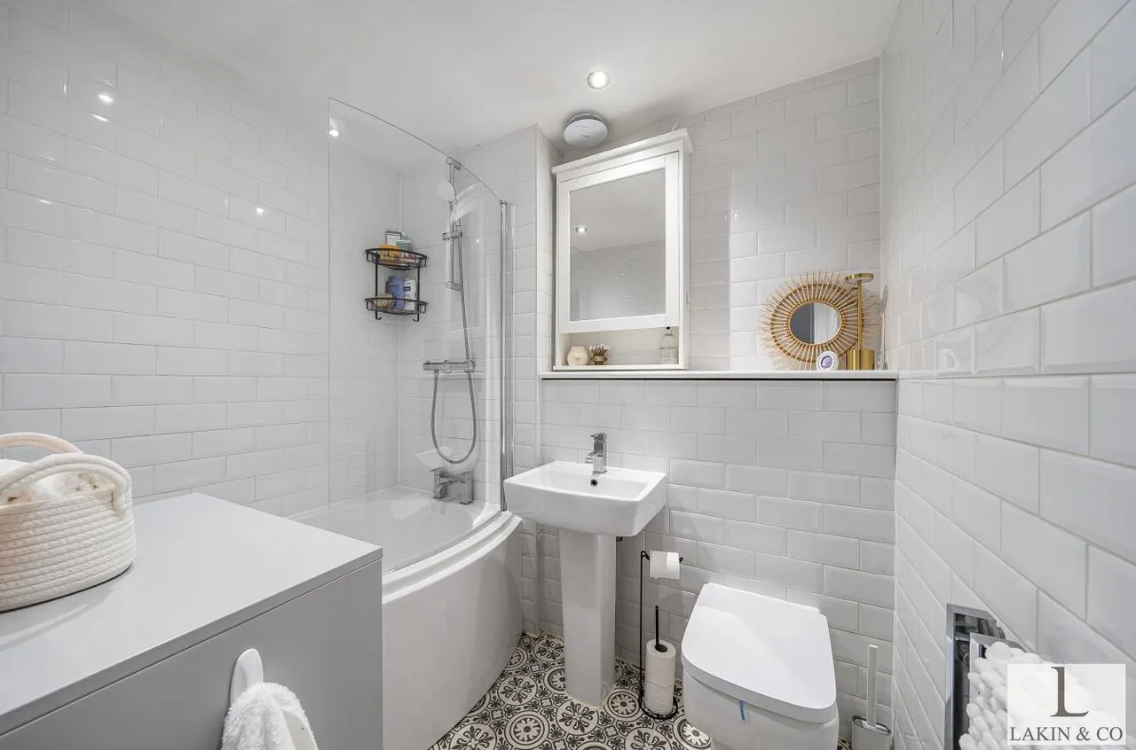 Westwood Close, Ruislip, HA4 7RE, photo 9