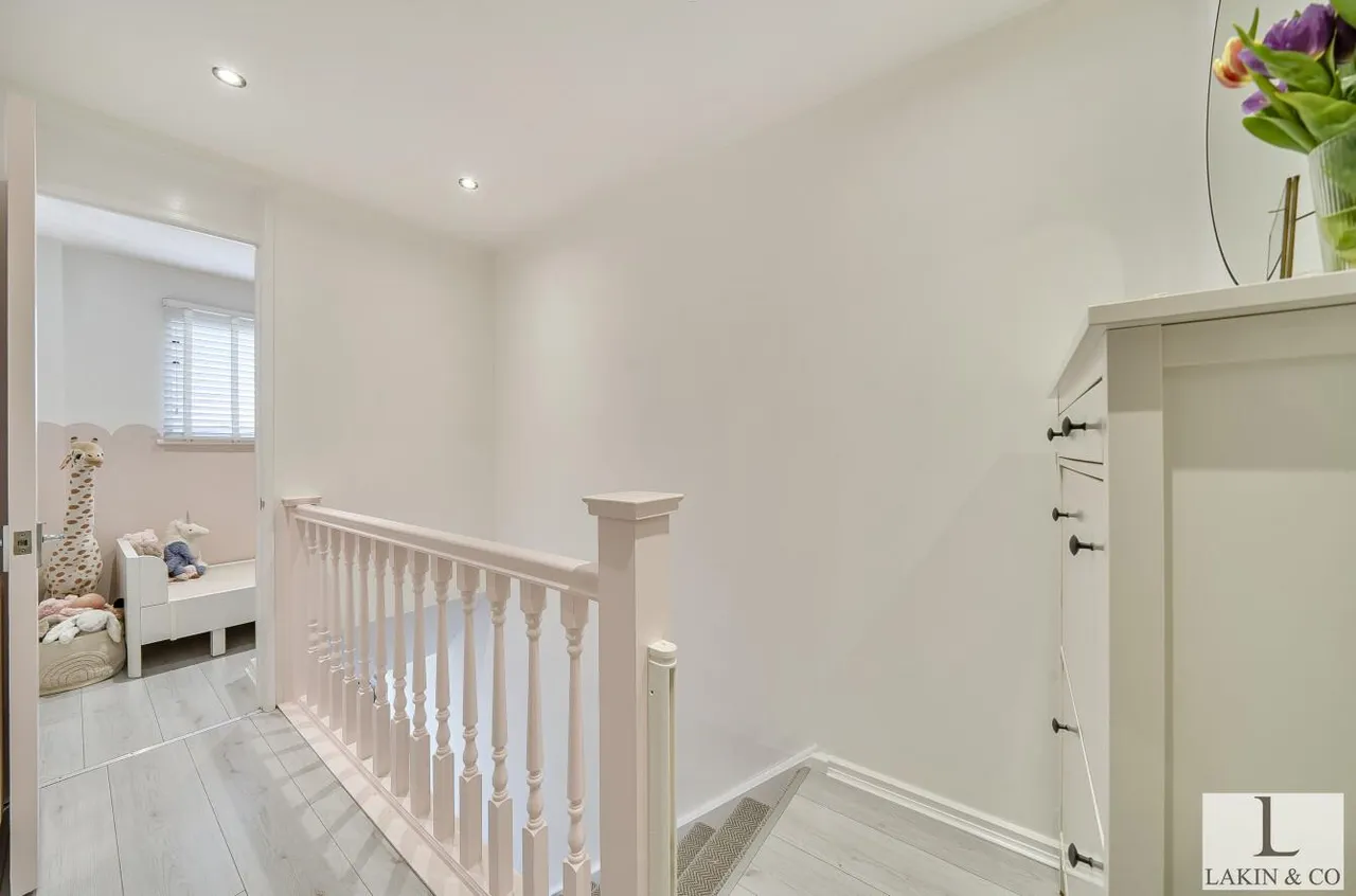 Westwood Close, Ruislip, HA4 7RE, photo 11