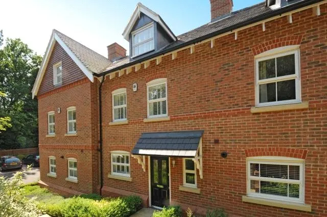 3 bed house to rent, Heathlands Place, SL5