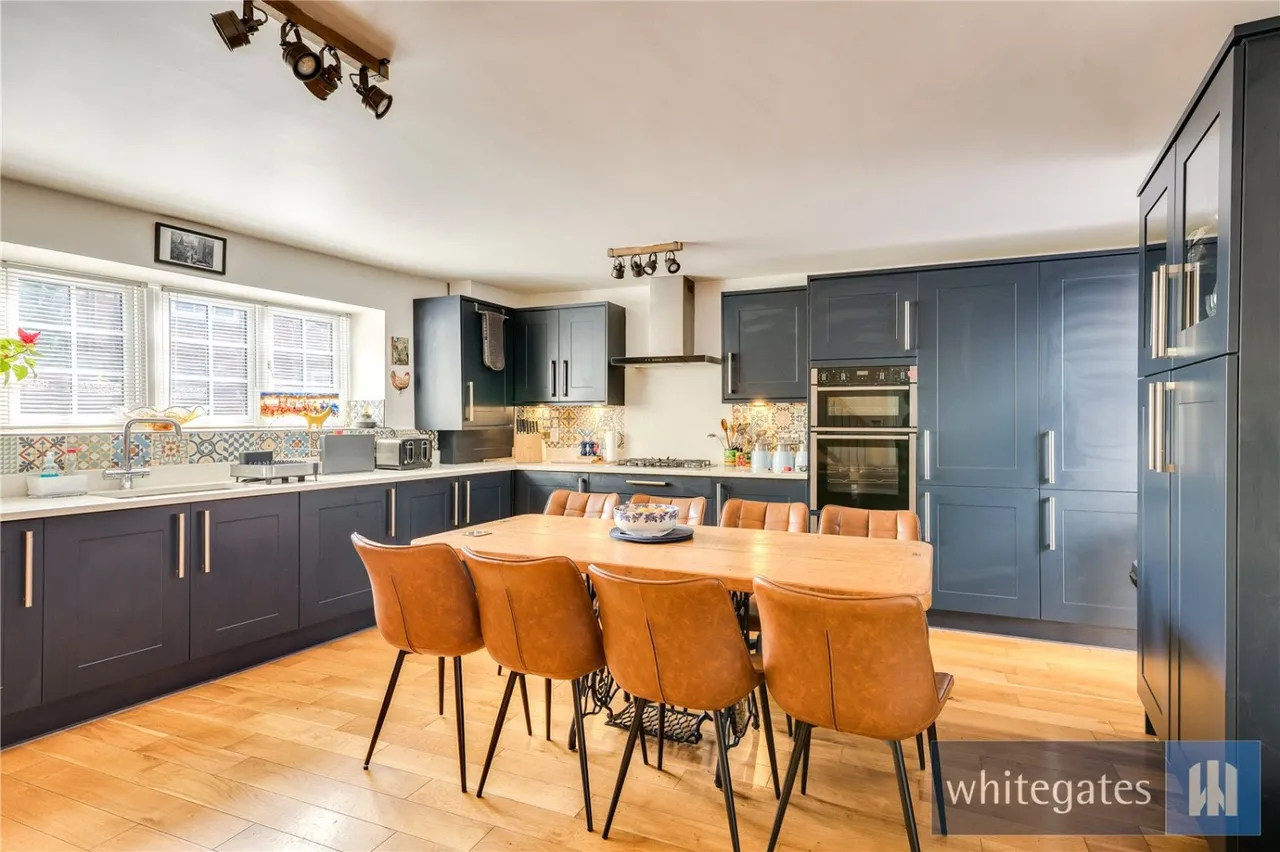 Churchward Court, Woolton, L25, photo 6