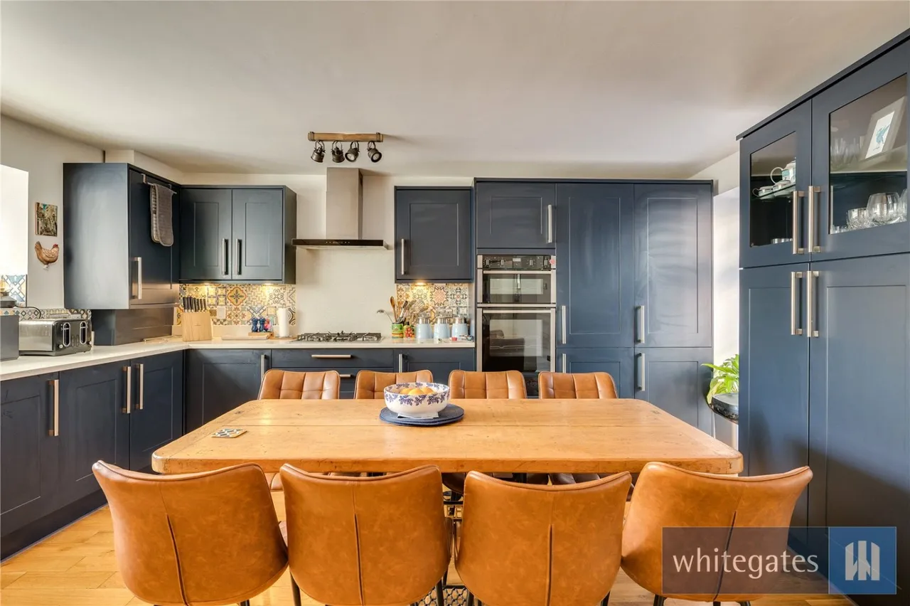 Churchward Court, Woolton, L25, photo 7