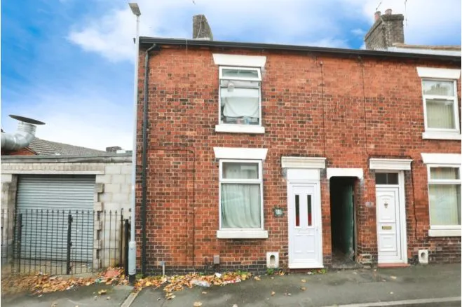 2 bed house for sale, John Street, Newcastle, ST5