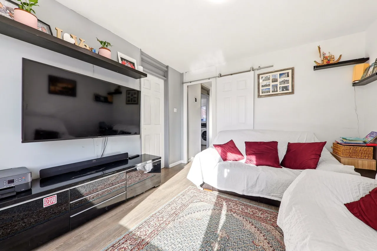 Glencoe Gardens, Kippax, LS25, photo 4