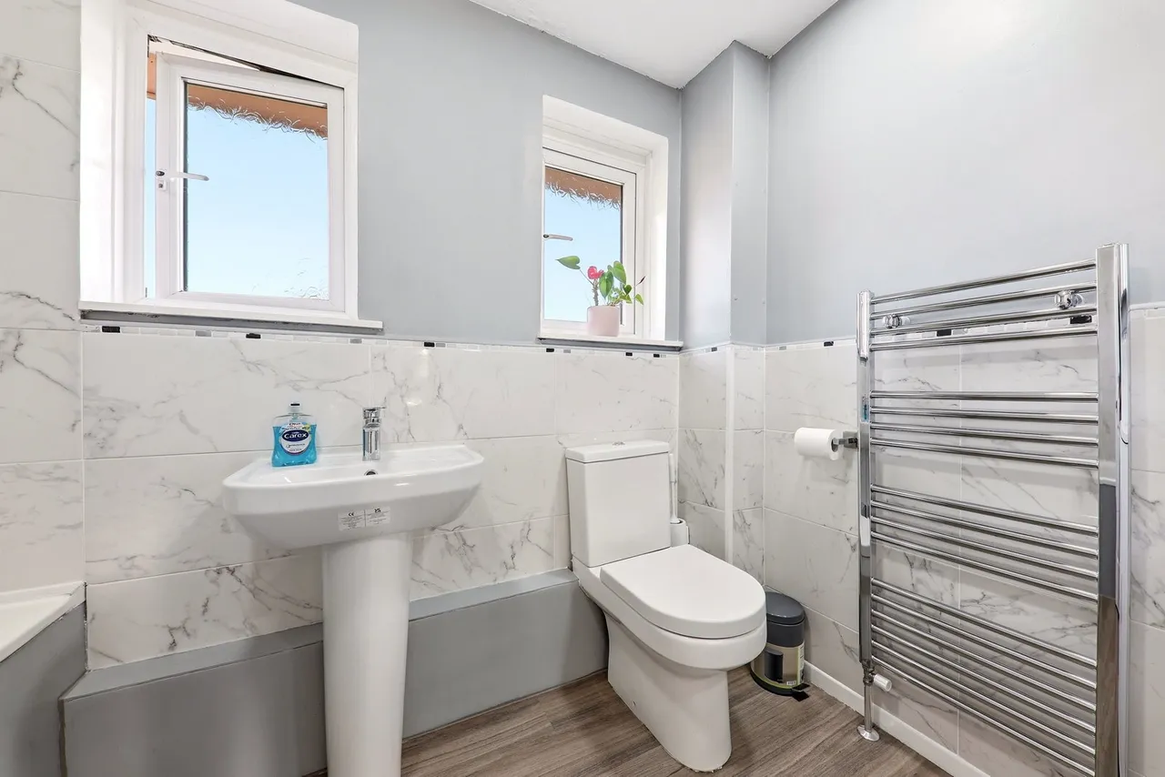 Glencoe Gardens, Kippax, LS25, photo 17