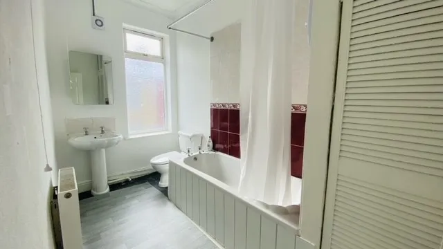 Albert Road, Mexborough, S64, photo 4