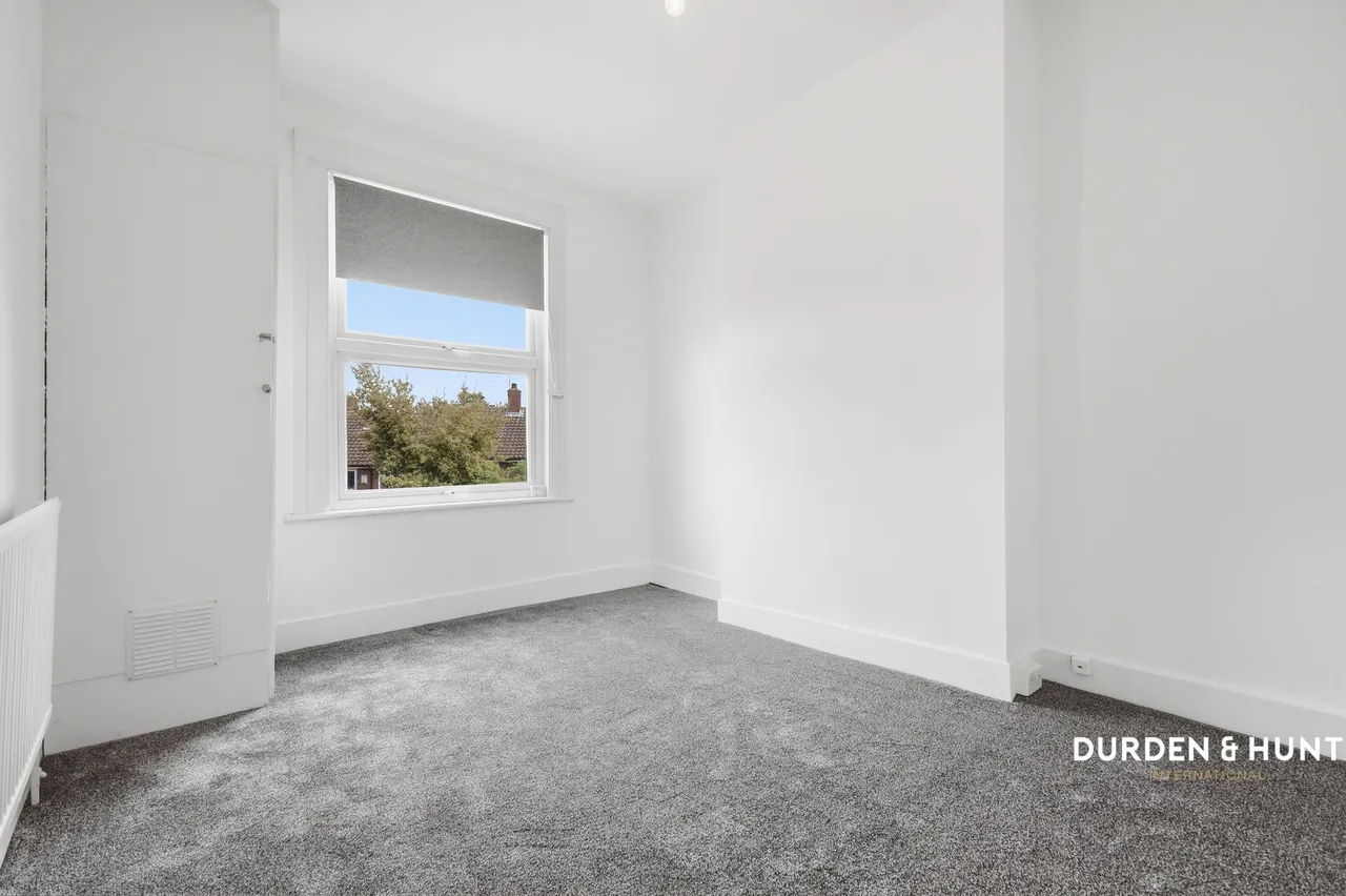 Latchett Road, Woodford, E18, photo 6