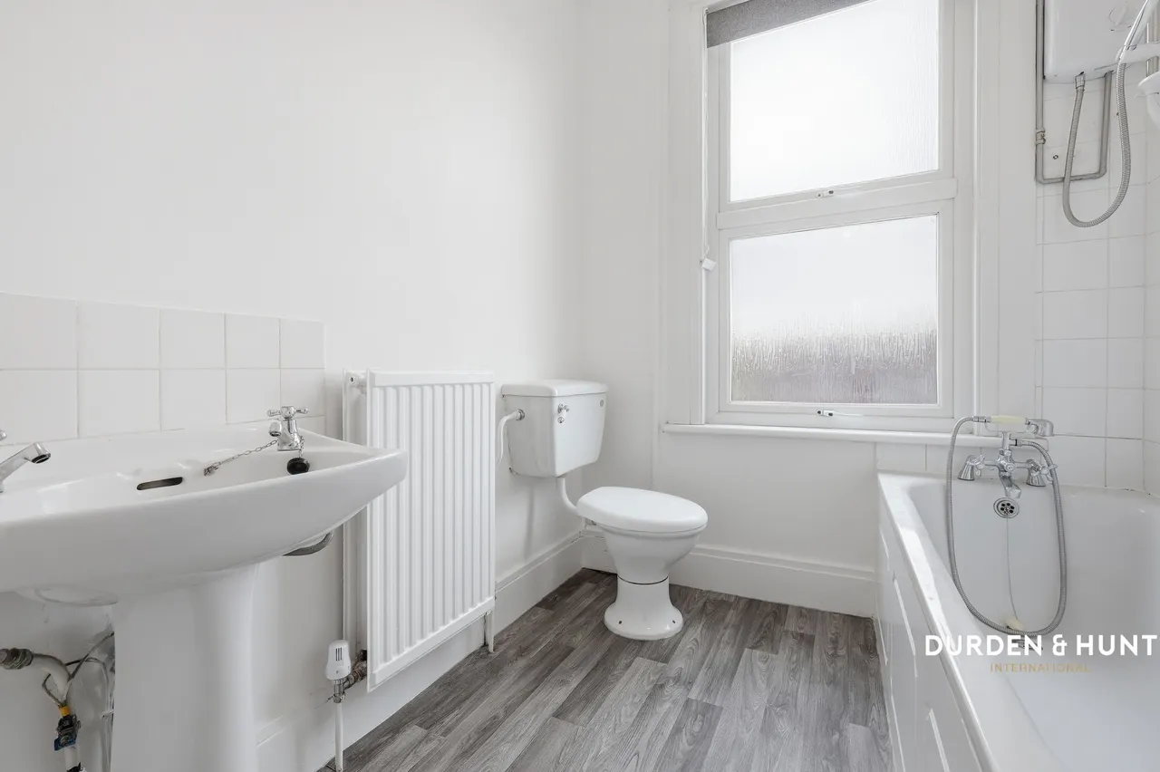 Latchett Road, Woodford, E18, photo 7