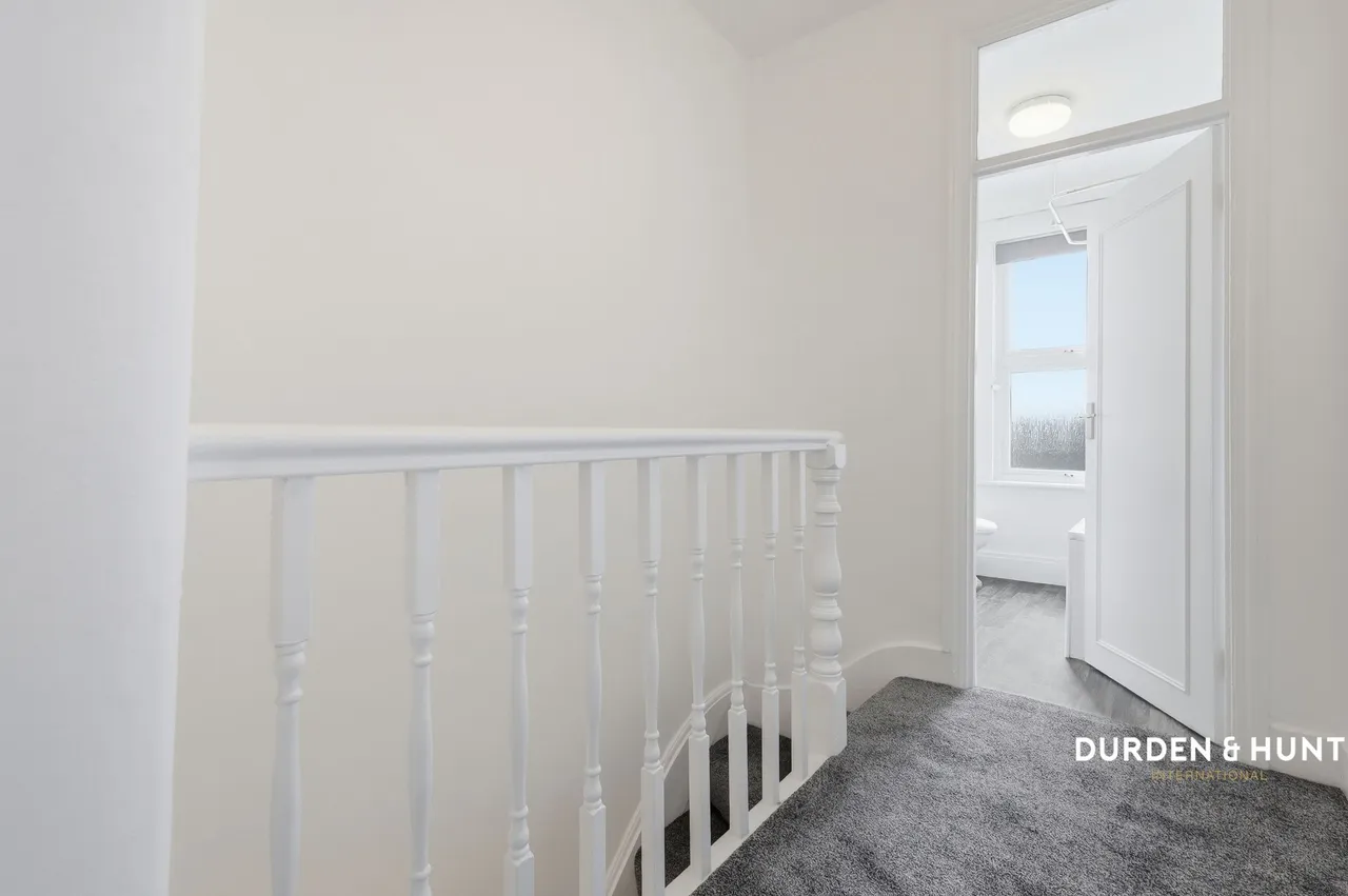 Latchett Road, Woodford, E18, photo 5