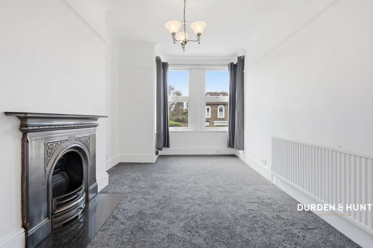 Latchett Road, Woodford, E18, photo 2